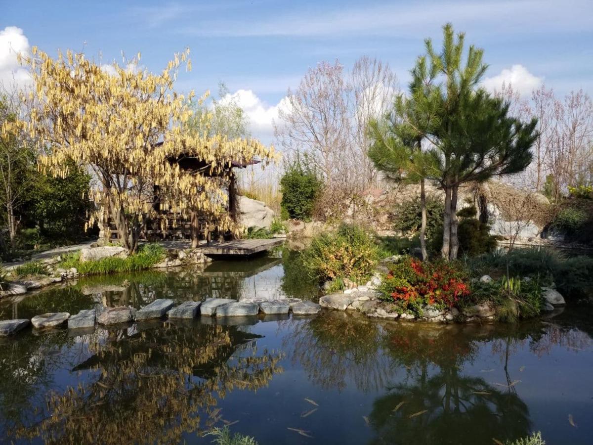 Uzumfermer Hotel & Winery Tashkent Esterno foto