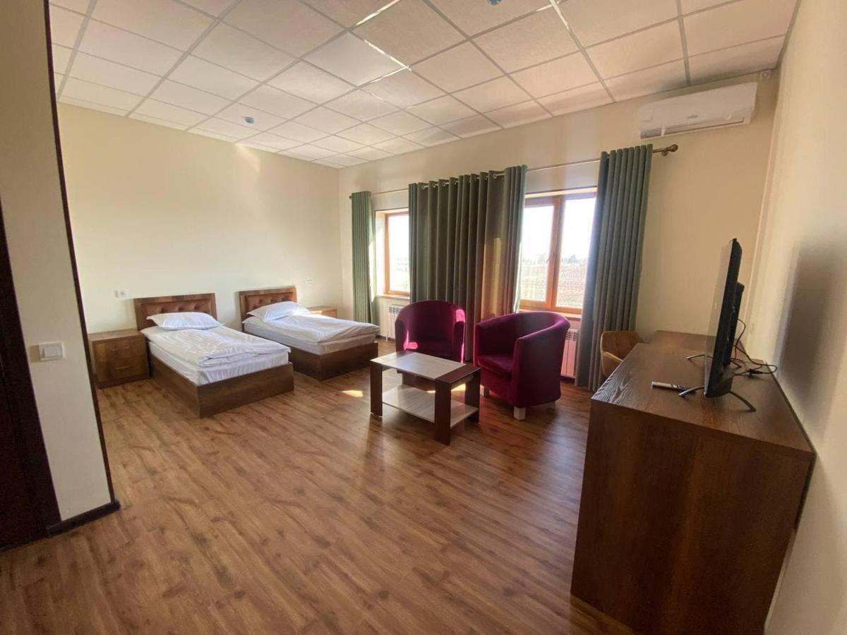 Uzumfermer Hotel & Winery Tashkent Esterno foto