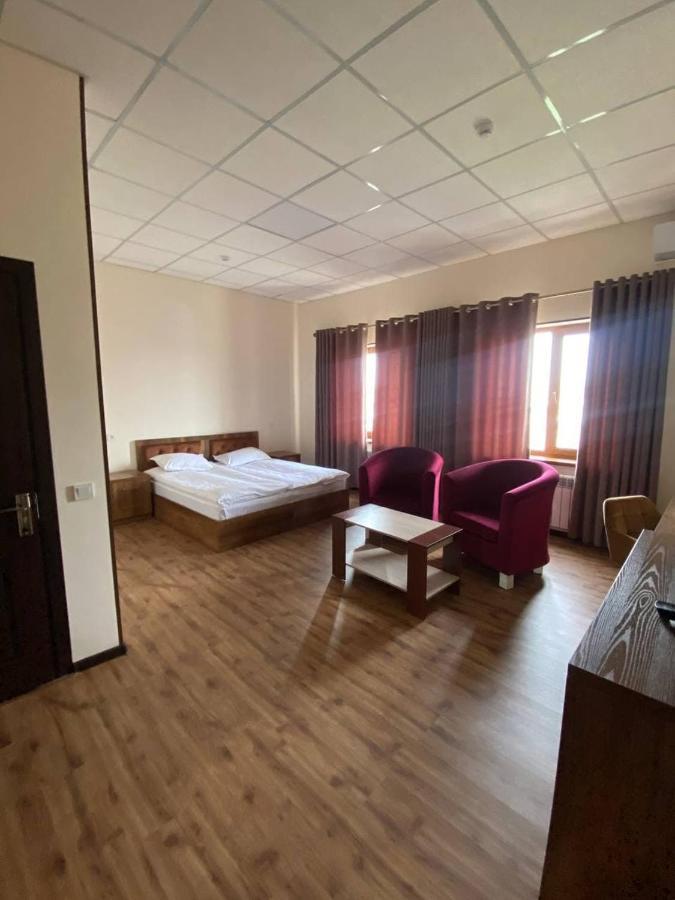 Uzumfermer Hotel & Winery Tashkent Esterno foto