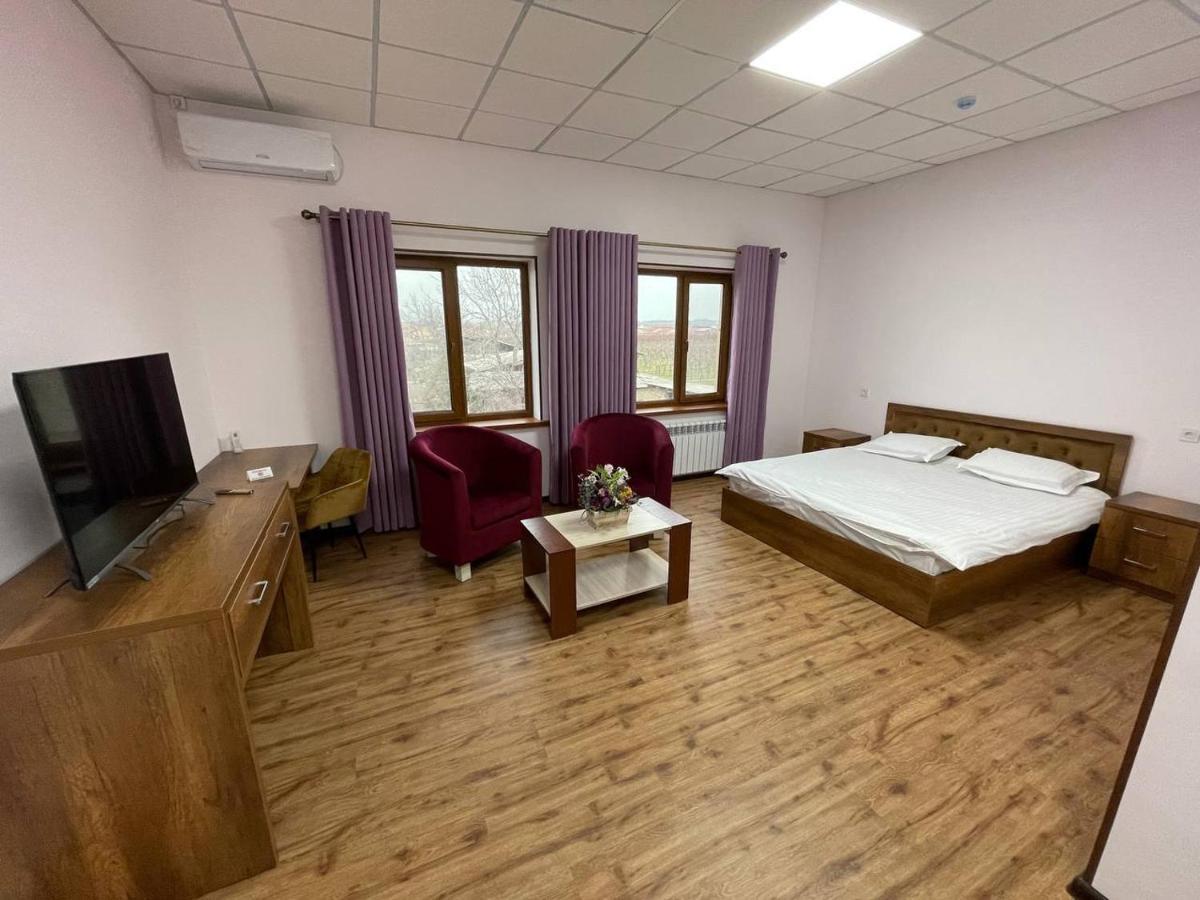 Uzumfermer Hotel & Winery Tashkent Esterno foto